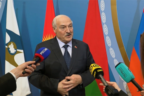 Фридман: Лукашенко приходится страховаться, засвечивая контакты с Западом и одновременно подчеркивая готовность верно служить Москве
