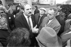 Навумчык: «У дэпутата Лукашэнкі не было магчымасьцяў, якія ёсьць у ўзурпатара Лукашэнкі»