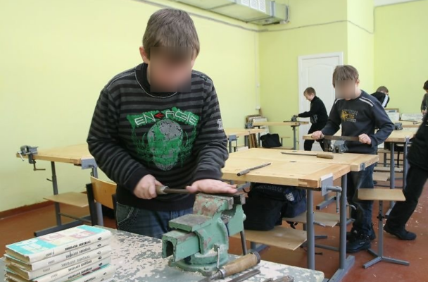 «Добро пожаловать в колледжи, на рабочую специальность. И к станку. Не всем же быть министрами»