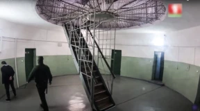 «Летчик думал, что его держали в туалете. Человек просто не понял, что ему дали камеру с наивысшим комфортом»